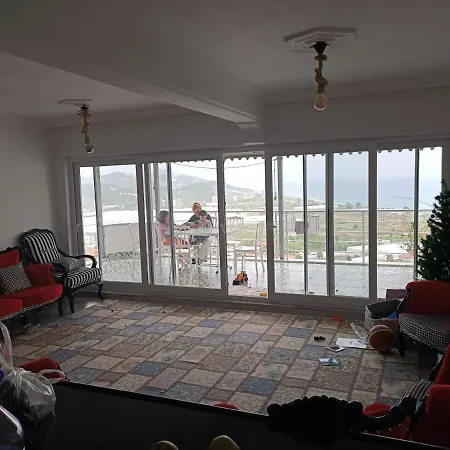 Deniz Ve Doga Manzarali Harika Bir Villa *