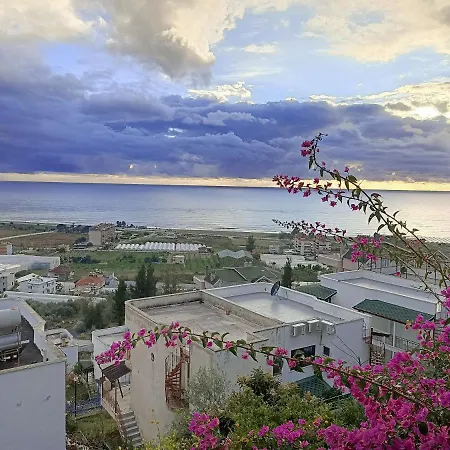 Deniz Ve Doga Manzarali Harika Bir Villa *
